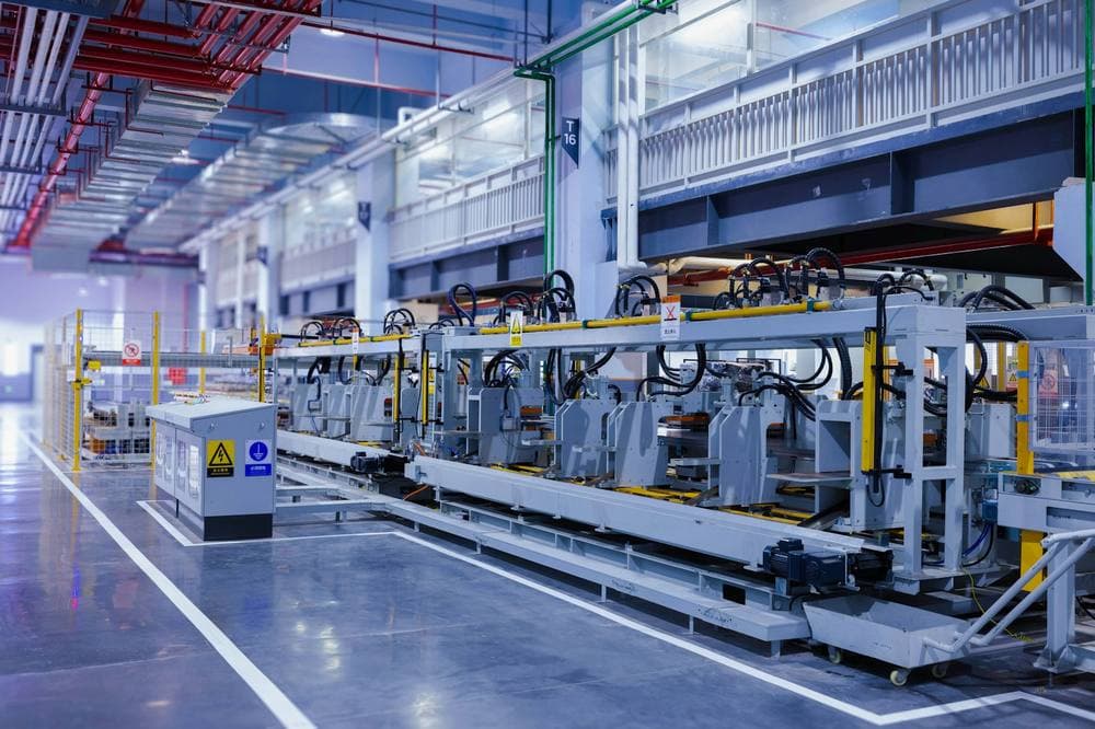Mechanical fitting and industrial machinery assembly